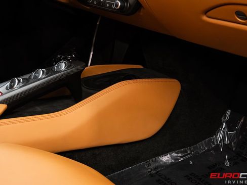 Used 2021 Ferrari F8 Tributo RWD image 38