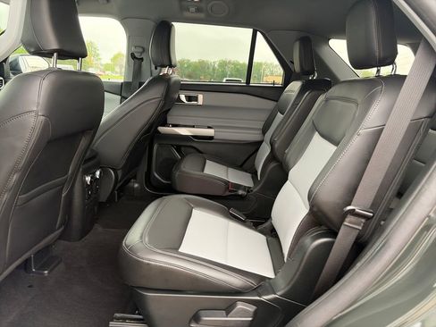 Used 2023 Ford Explorer XLT w/ Equipment Group 202A AWD/4WD image 29
