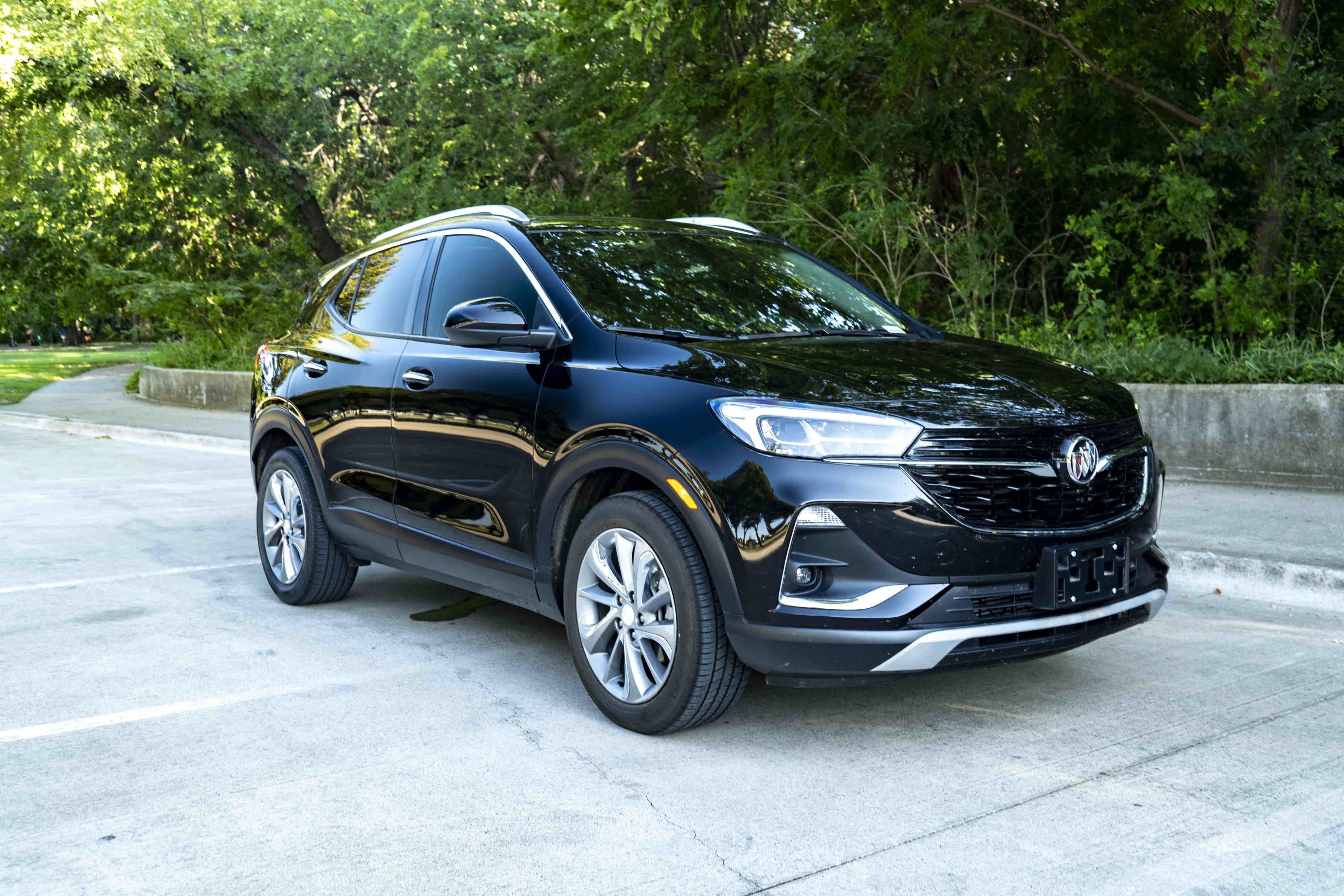 Used 2023 Buick Encore GX Essence w/ Experience Buick Package FWD image 2