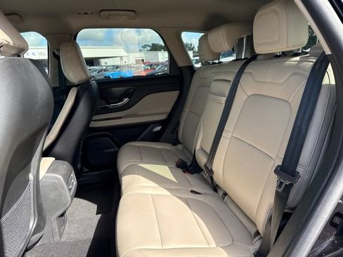 Used 2025 Lincoln Corsair FWD image 7
