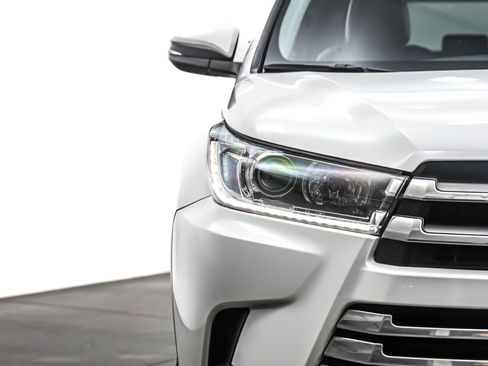 Used 2019 Toyota Highlander Limited image 13