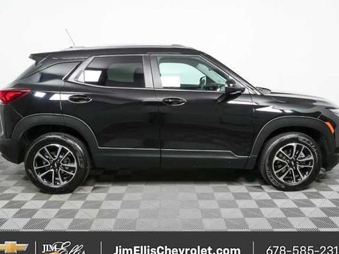 Certified 2025 Chevrolet TrailBlazer LT AWD/4WD image 2