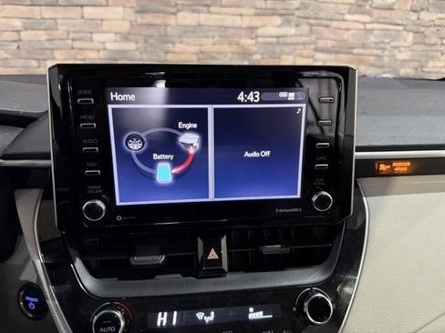 Used 2021 Toyota Corolla LE image 21