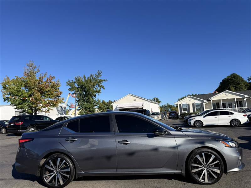 Used 2021 Nissan Altima 2.5 SR w/ SR Premium Package FWD image 8