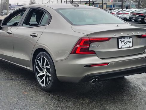 Used 2020 Volvo S60 T5 Momentum image 4