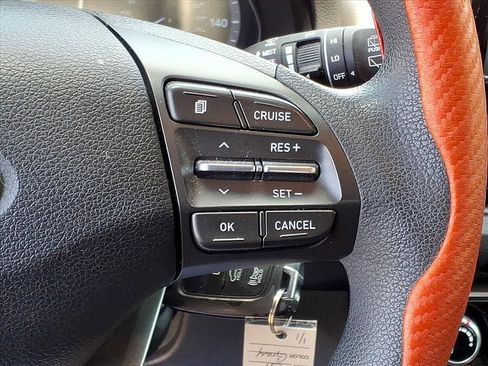 Used 2018 Hyundai Elantra GT FWD image 15