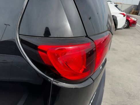 Used 2017 Chrysler Pacifica Touring Plus w/ Tire & Wheel Group image 5