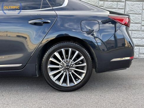 Used 2018 Kia Cadenza Premium image 10