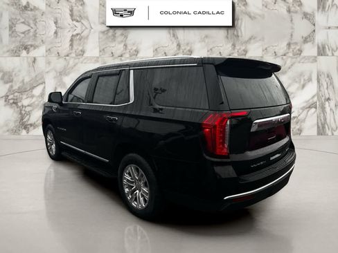 Used 2022 GMC Yukon SLT w/ SLT Premium Package image 2