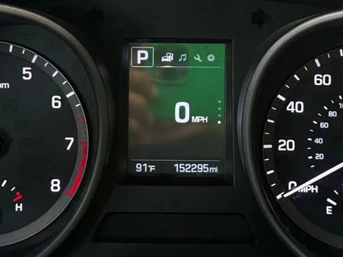 Used 2017 Hyundai Santa Fe Sport FWD image 14