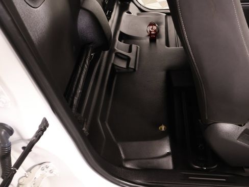 Used 2020 Chevrolet Colorado LT w/ Safety Package RWD image 13