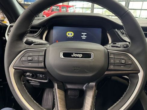 New 2026 Jeep Grand Cherokee Altitude AWD/4WD image 23