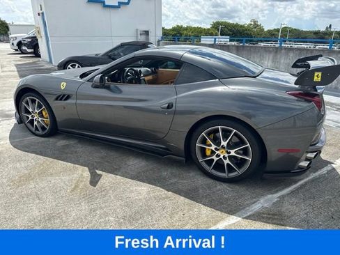 Used 2010 Ferrari California RWD image 13