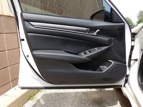 Used 2020 Honda Accord Sport image 24