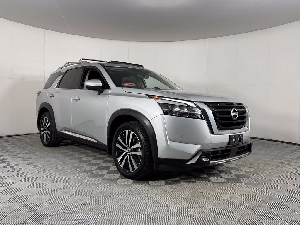 Used 2024 Nissan Pathfinder Platinum AWD/4WD image 5