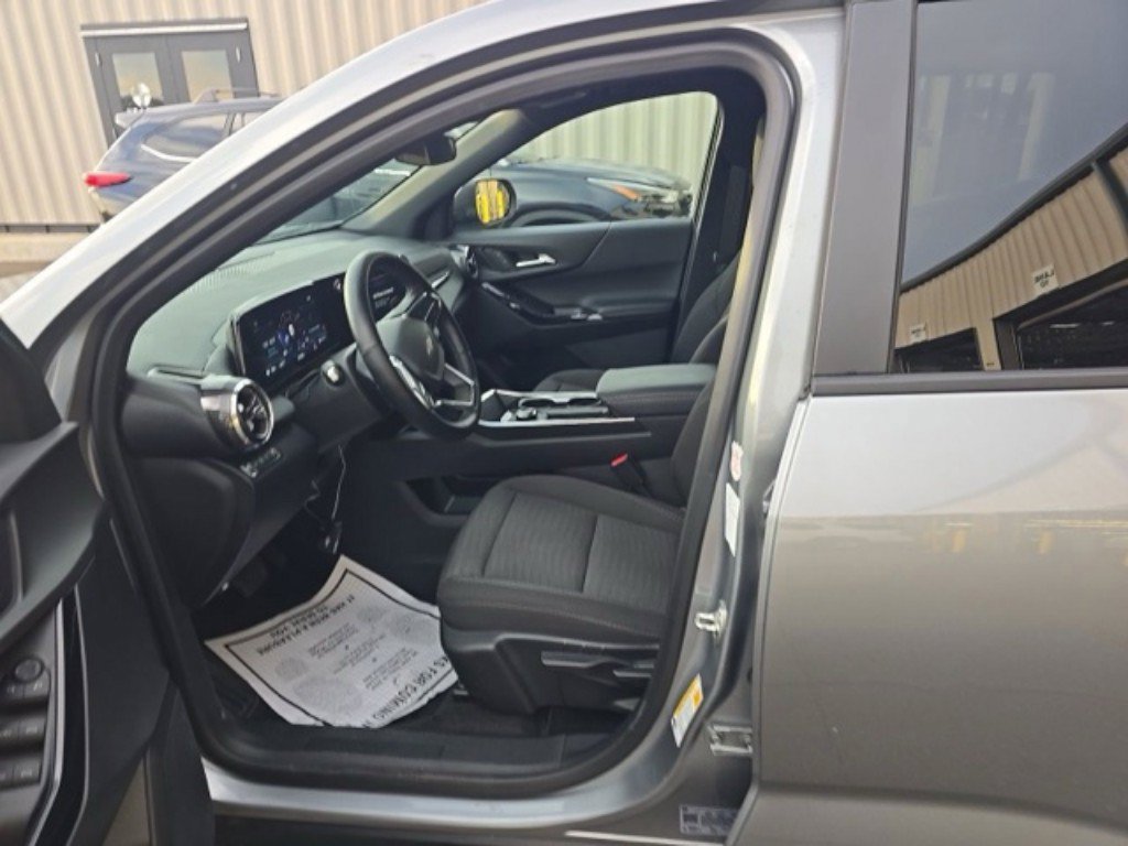 Used 2026 Chevrolet Equinox LT AWD/4WD image 9