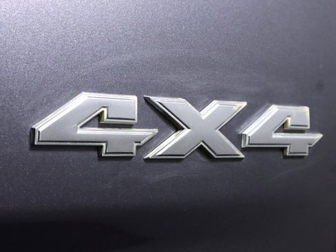 Used 2018 RAM 1500 Classic SLT AWD/4WD image 37