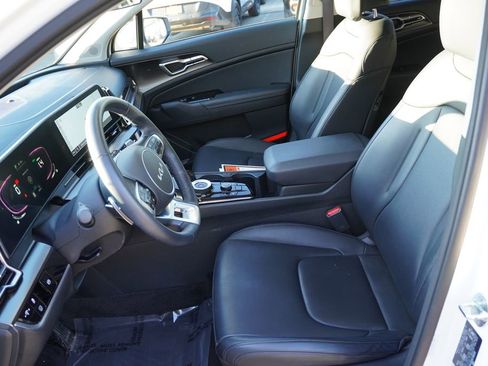 Certified 2025 Kia Sportage EX AWD/4WD image 15