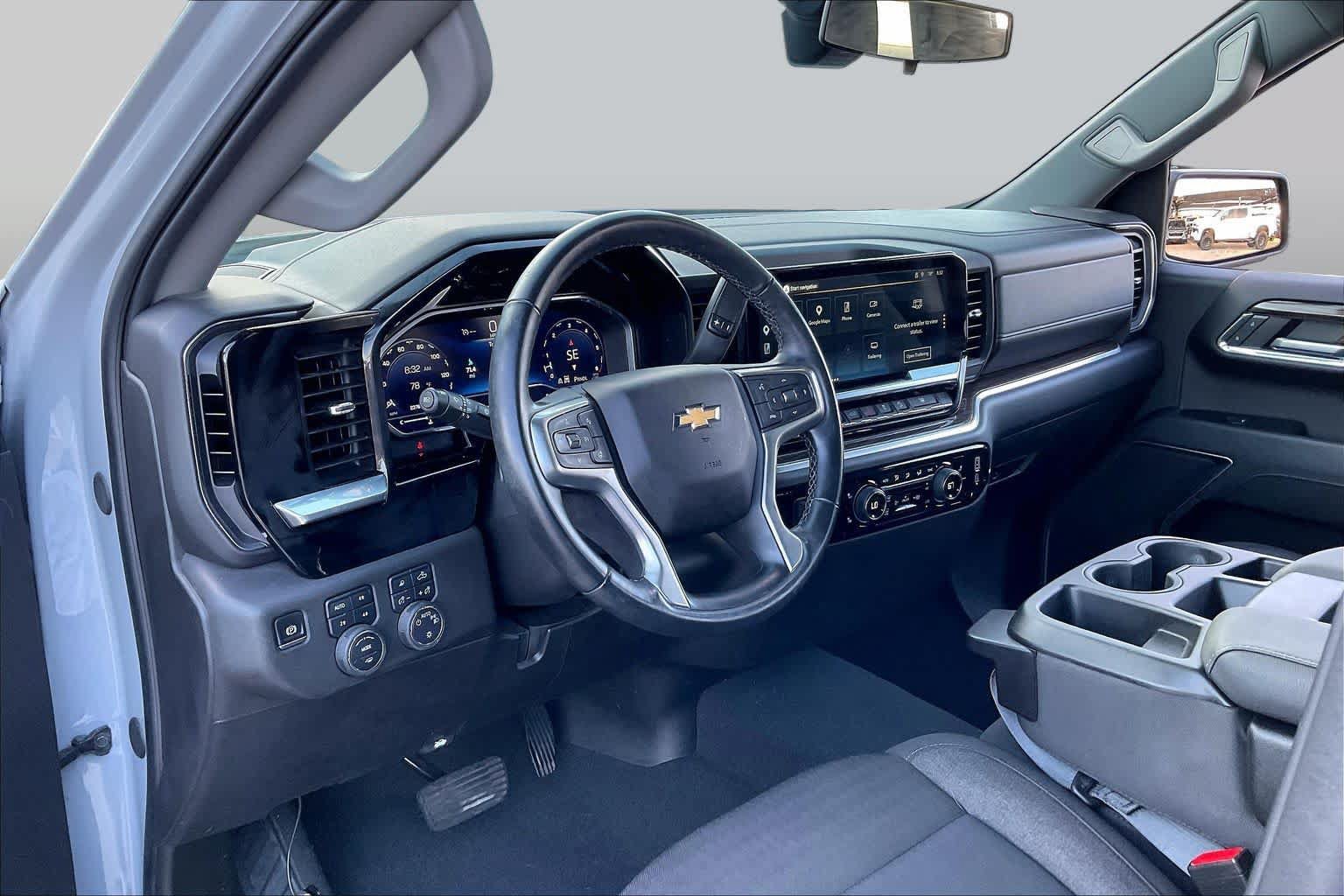 Used 2024 Chevrolet Silverado 1500 LT w/ Z71 Off-Road Package AWD/4WD image 16