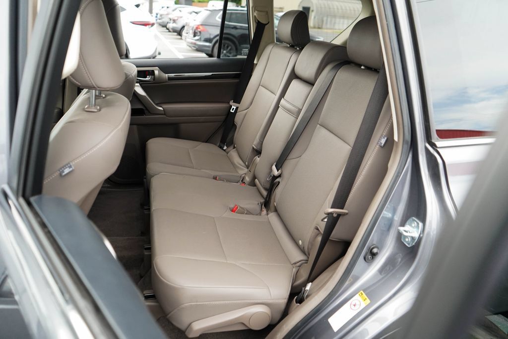 Used 2019 Lexus GX 460 w/ Navigation Package AWD/4WD image 8