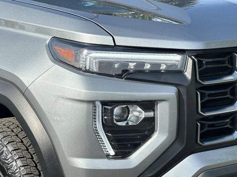 Used 2025 GMC Canyon AT4 image 10