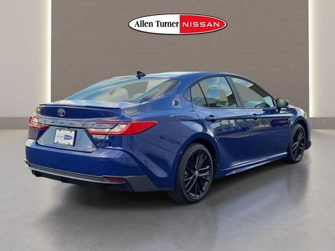 Used 2026 Toyota Camry SE FWD image 6