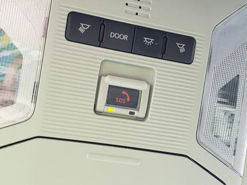 Used 2024 Toyota RAV4 XLE image 24