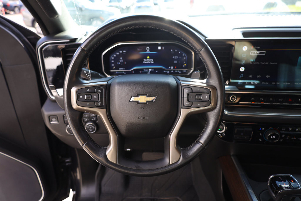 Used 2022 Chevrolet Silverado 1500 High Country w/ High Country Premium Package AWD/4WD image 13