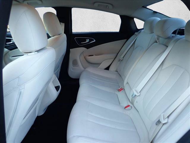 Used 2016 Chrysler 200 Limited FWD image 8