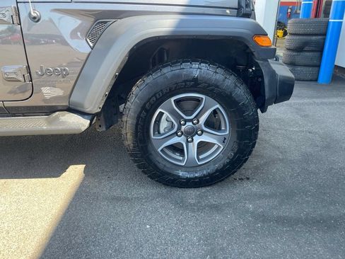 Used 2022 Jeep Wrangler Unlimited Sport AWD/4WD image 11