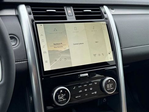 Certified 2024 Land Rover Discovery Dynamic SE image 12