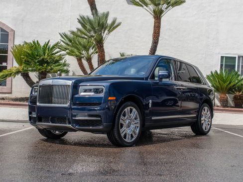 Certified 2019 Rolls-Royce Cullinan AWD/4WD image 40
