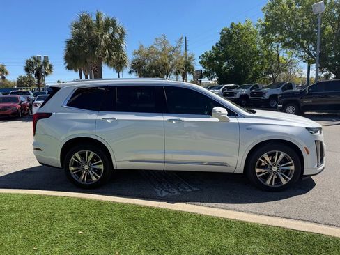 Used 2021 Cadillac XT6 Premium Luxury image 3