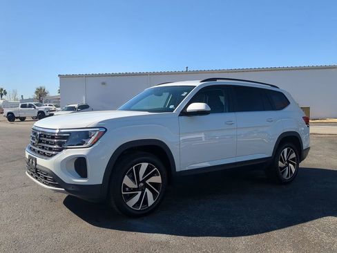 Used 2025 Volkswagen Atlas SE image 9