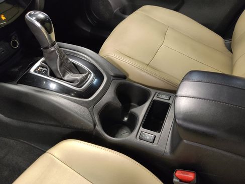 Used 2020 Nissan Rogue S w/ Special Edition Package FWD image 26
