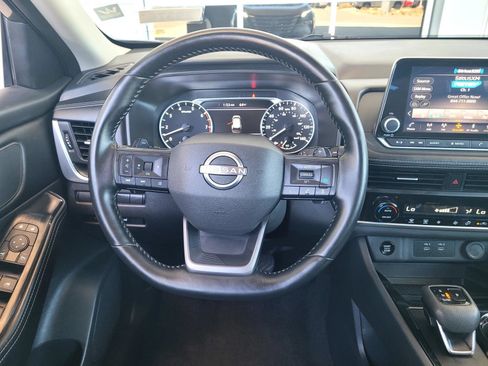 Used 2025 Nissan Rogue SV FWD image 19