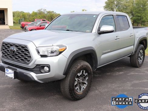 Used 2023 Toyota Tacoma TRD Off-Road w/ Technology Package image 5