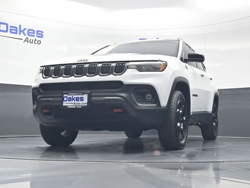 Used 2023 Jeep Compass Trailhawk AWD/4WD image 39