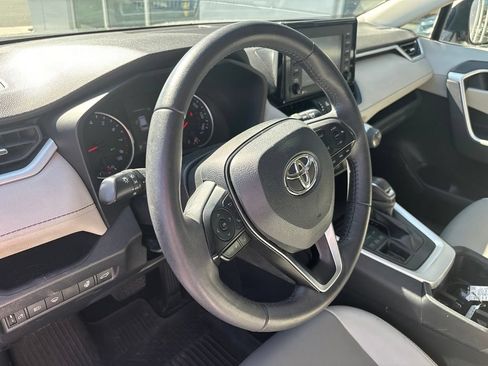 Used 2022 Toyota RAV4 XLE Premium AWD/4WD image 8