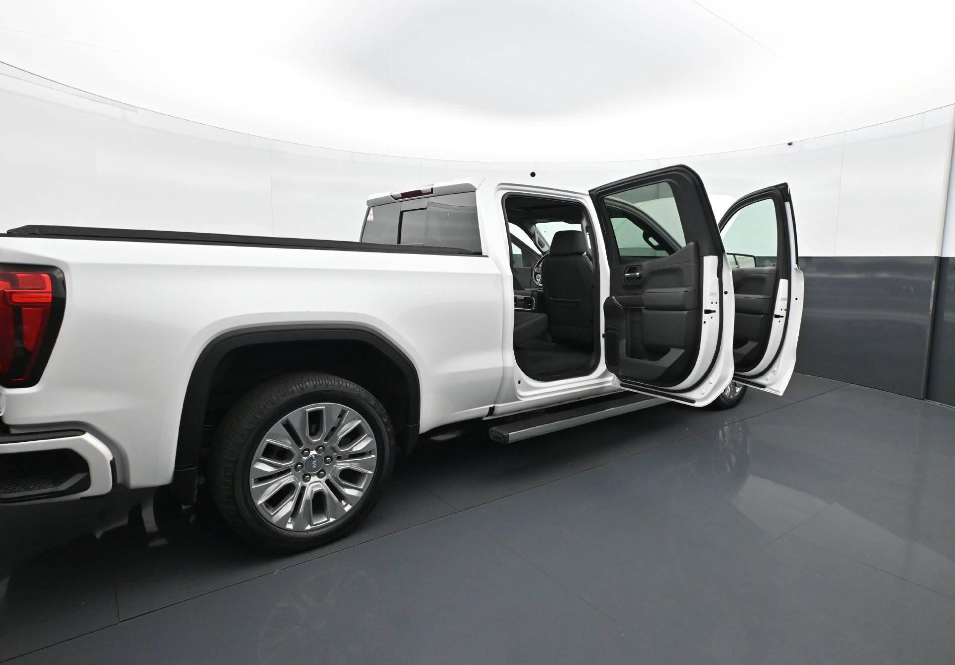Used 2022 GMC Sierra 1500 Denali w/ Denali Premium Package AWD/4WD image 36