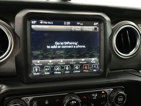 Used 2018 Jeep Wrangler Unlimited Sahara AWD/4WD image 10