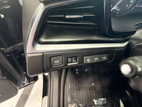 Used 2023 Cadillac XT6 Premium Luxury w/ Technology Package FWD image 17