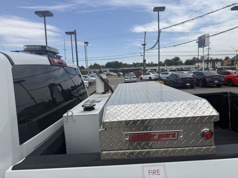 Used 2022 RAM 2500 Tradesman w/ Chrome Appearance Group AWD/4WD image 7