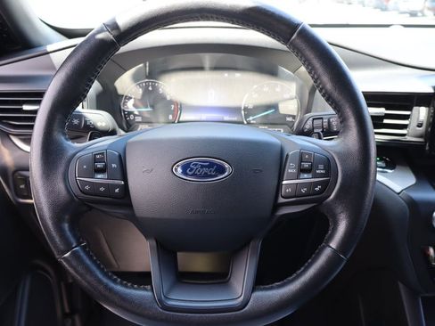 Used 2020 Ford Explorer XLT w/ Comfort Package AWD/4WD image 6
