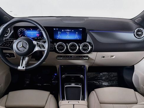 Certified 2025 Mercedes-Benz GLA 250 image 6