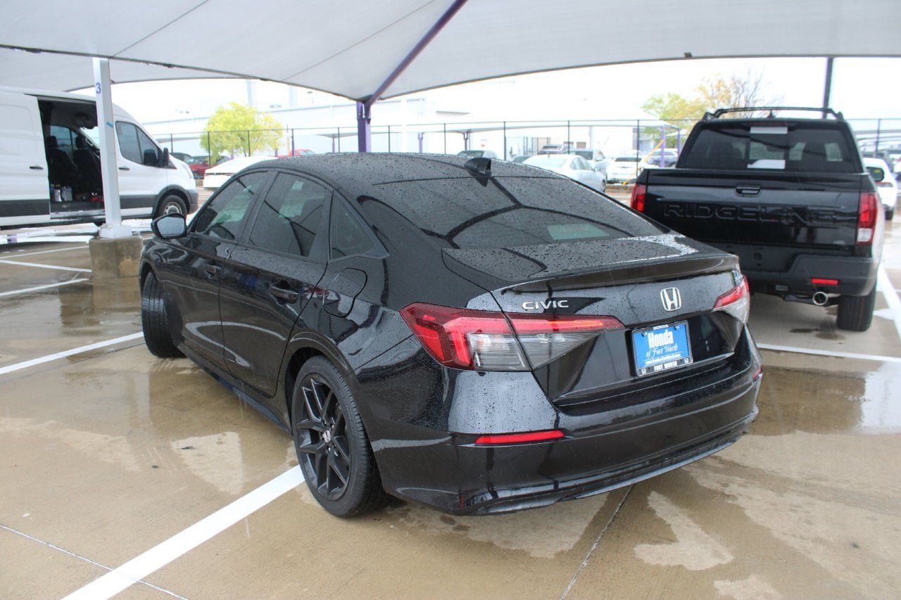 Used 2025 Honda Civic Sport image 3