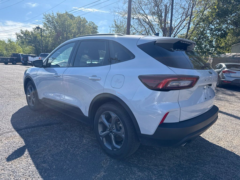 Used 2025 Ford Escape ST-Line FWD image 4