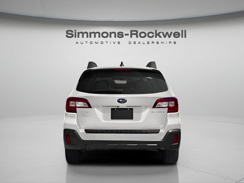 Used 2019 Subaru Outback 2.5i Limited AWD/4WD image 5