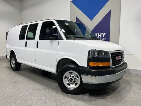 Used 2024 GMC Savana 2500 w/ Driver Convenience Package RWD image 2