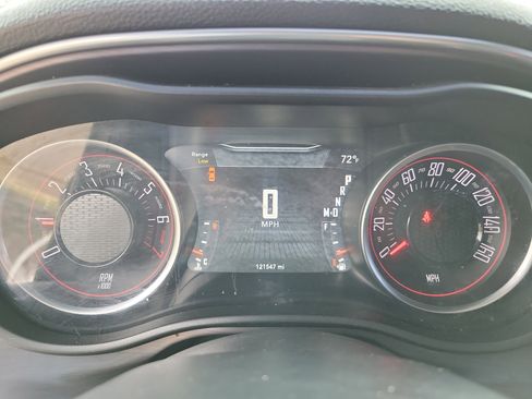 Used 2017 Dodge Challenger SXT image 12